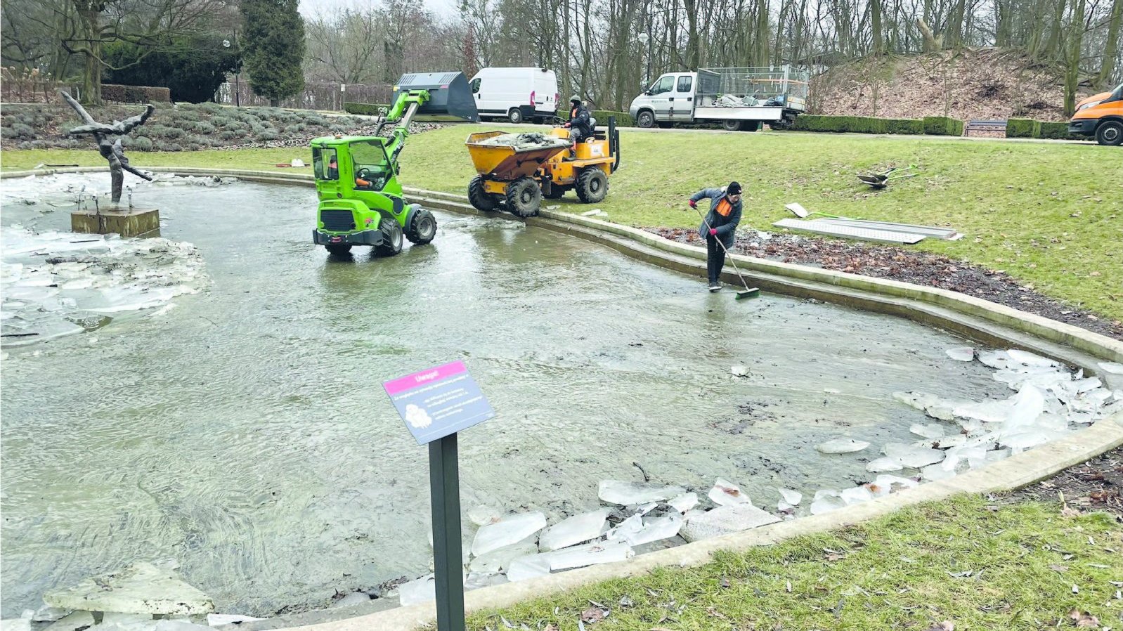 Sprzątanie zbiorników wodnych na Cytadeli, Fot. Zarząd Zieleni Miejskiej