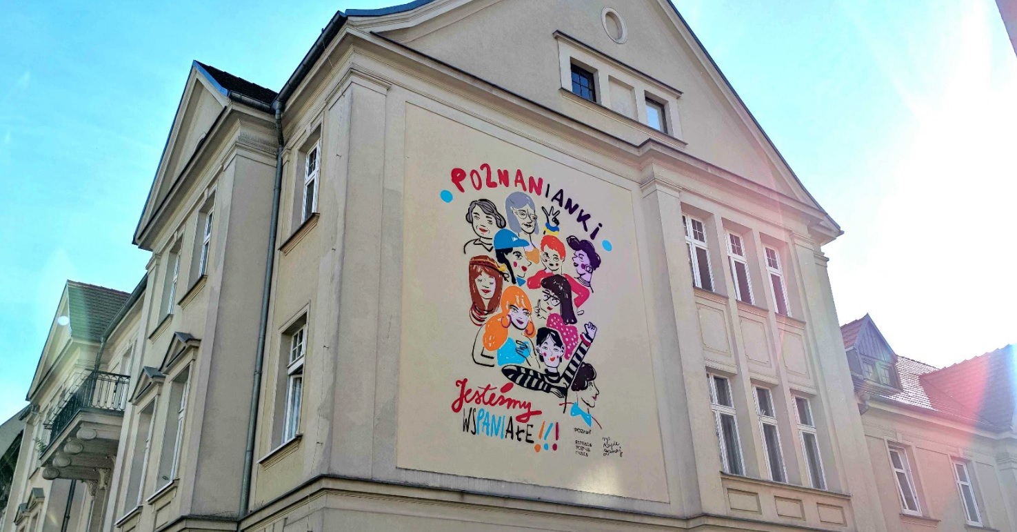 zdjęcie przedstawia mural z kobietami i hasłem Poznanianki jestesmy wspaniałe! - grafika artykułu