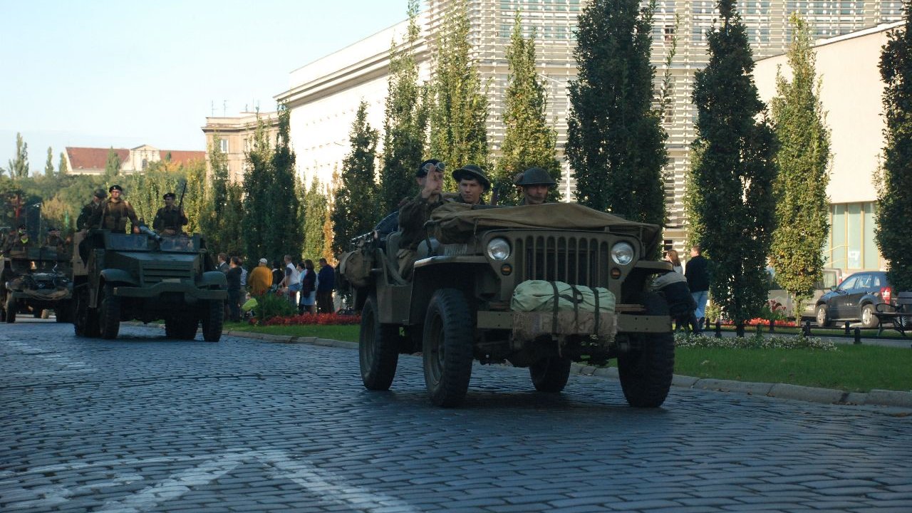 Parada historyczno-wojskowa ulicami miasta