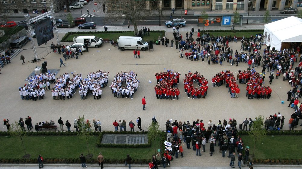 Plac Wolności, napis Euro 2012