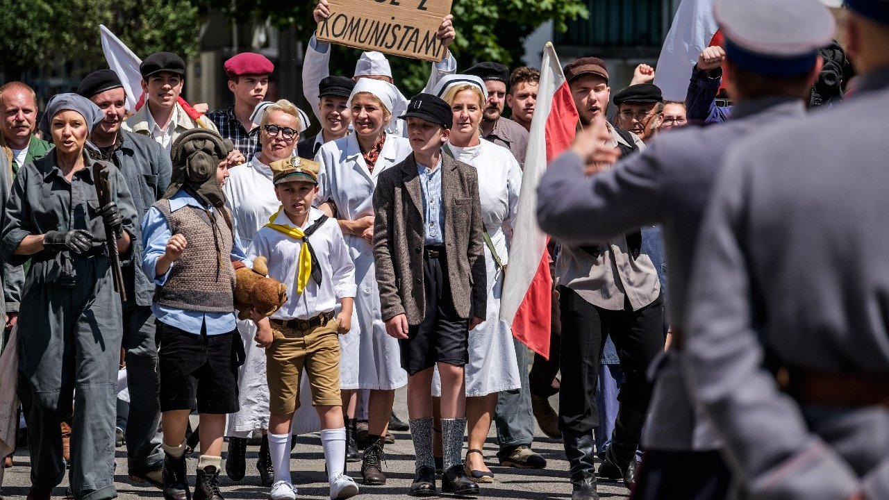 Pochód z hasłem "Precz z komunistami"