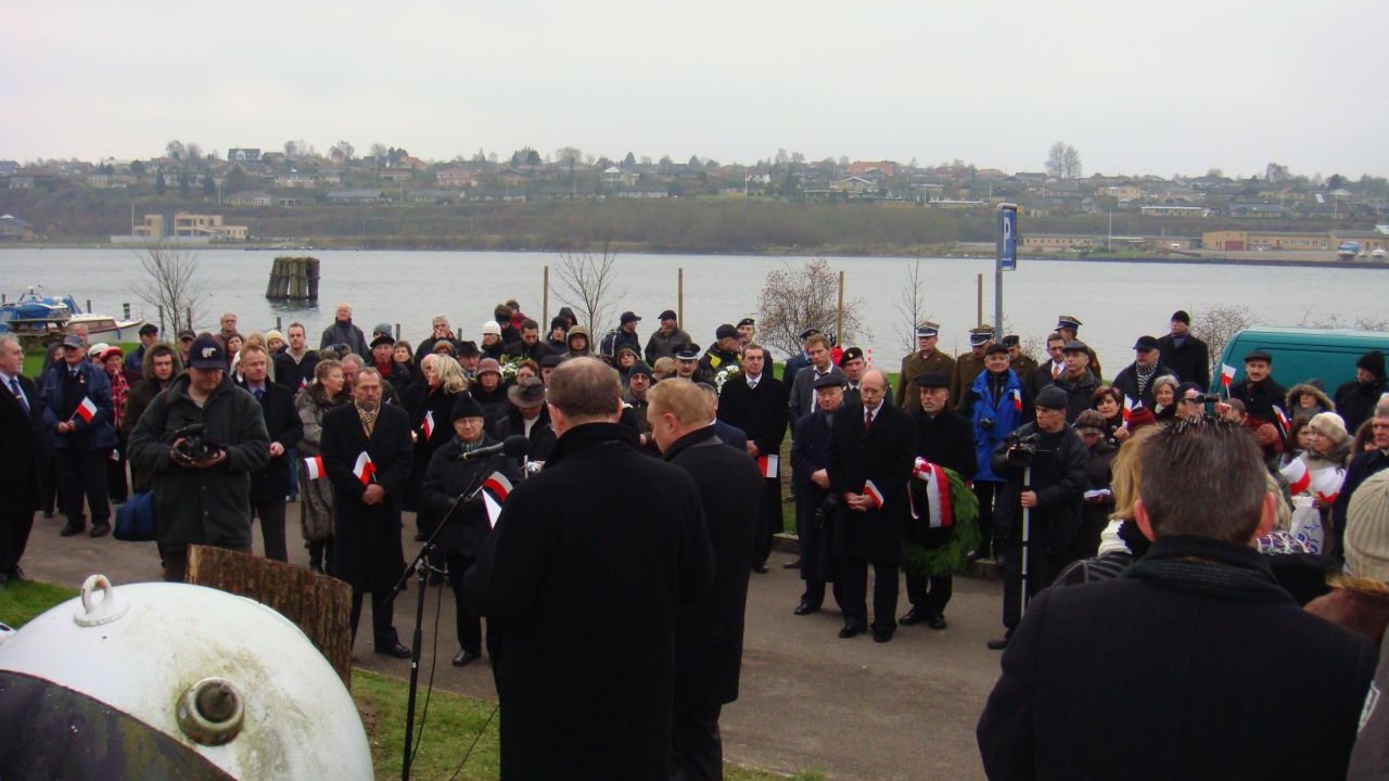 Uroczystość odsłonięcia tablicy pamiątkowej 2