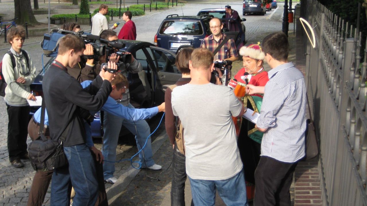 wygłoszenie petycji na Ostrowie Tumskim