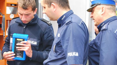 Poznańska policja zostanie wyposażona w Samochód Ekipy Techniki Drogowej i Ekologii (ETDiE). Ze specjalistycznego pojazdu korzystają już funkcjonariusze w innych miastach/fot. KWP Rzeszów