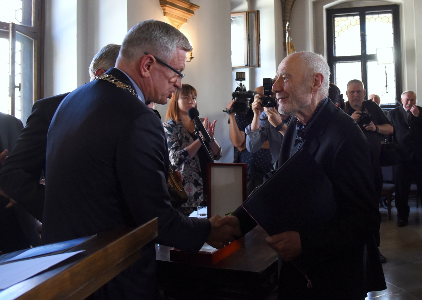 Tytuł Honorowego Obywatela Miasta Poznania odebrał Ryszard Krynicki - grafika artykułu