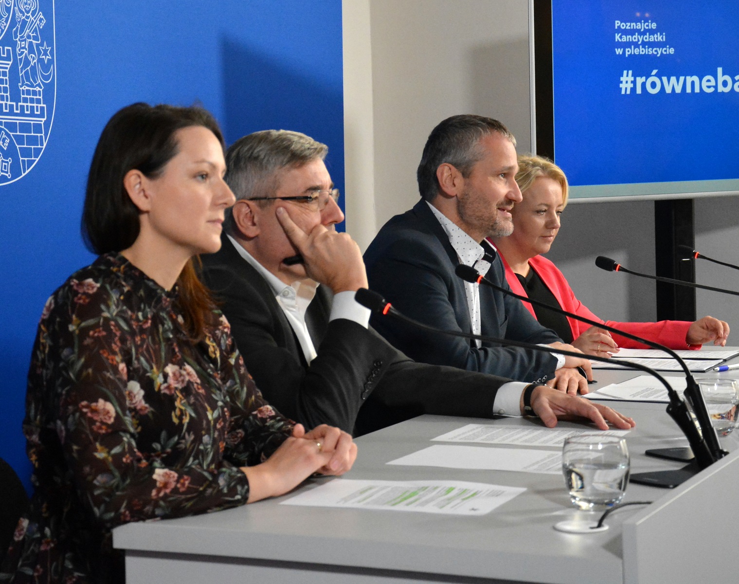 Konferencja prasowa na temat plebiscytu "Równe Babki", który wyłoni "Poznaniankę Roku" i "Poznaniankę Stulecia" - grafika artykułu