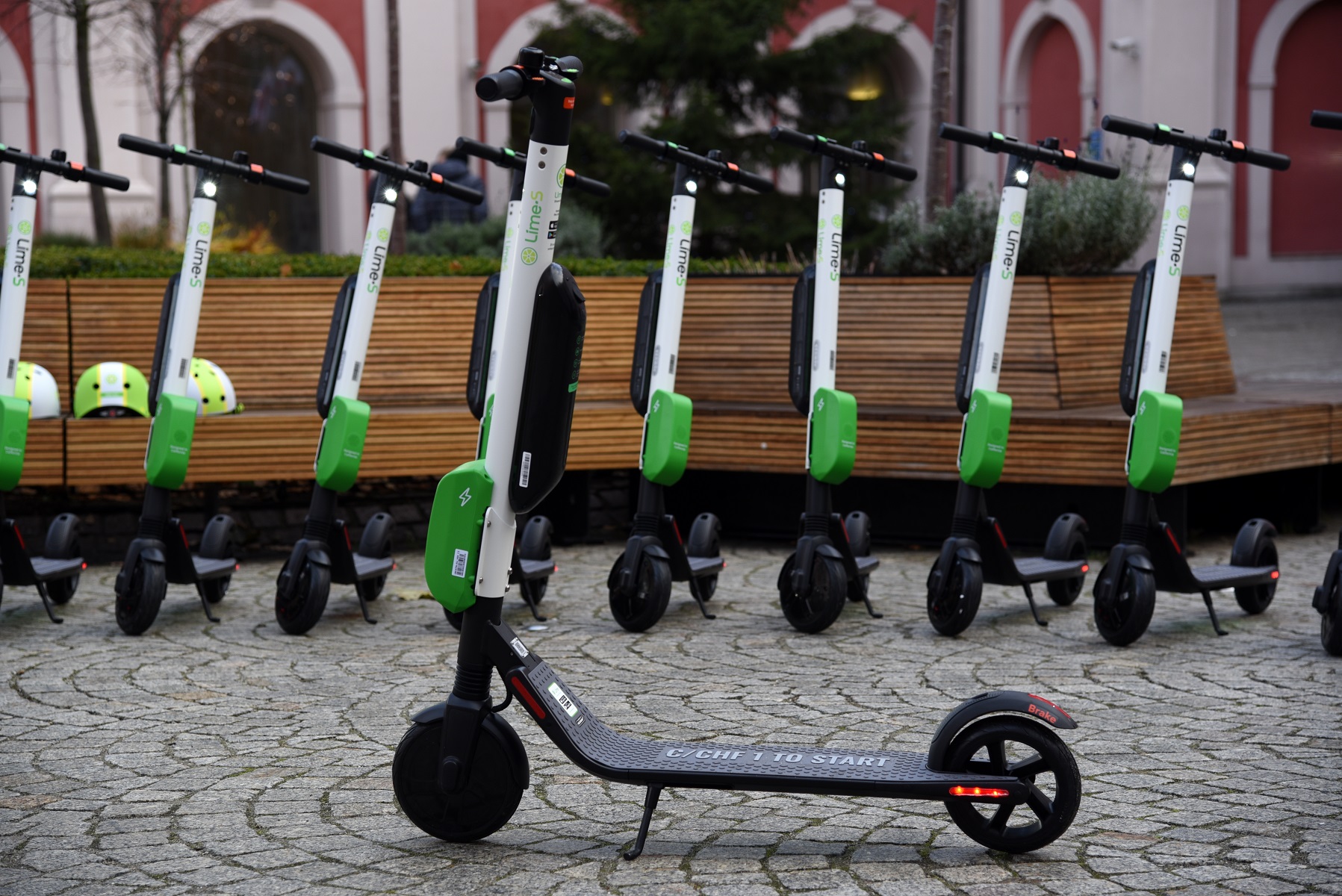 W Poznaniu są już dostępne hulajnogi elektryczne - grafika artykułu