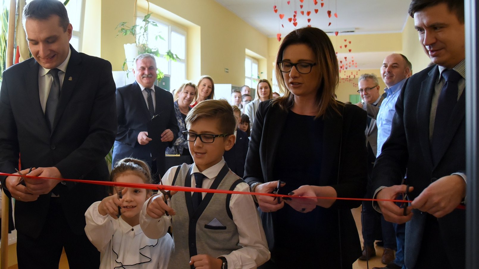 Uczniowie i nauczyciele SP 46 mają powody do świętowania. W piątek uroczyście otwarto nowe skrzydło szkoły