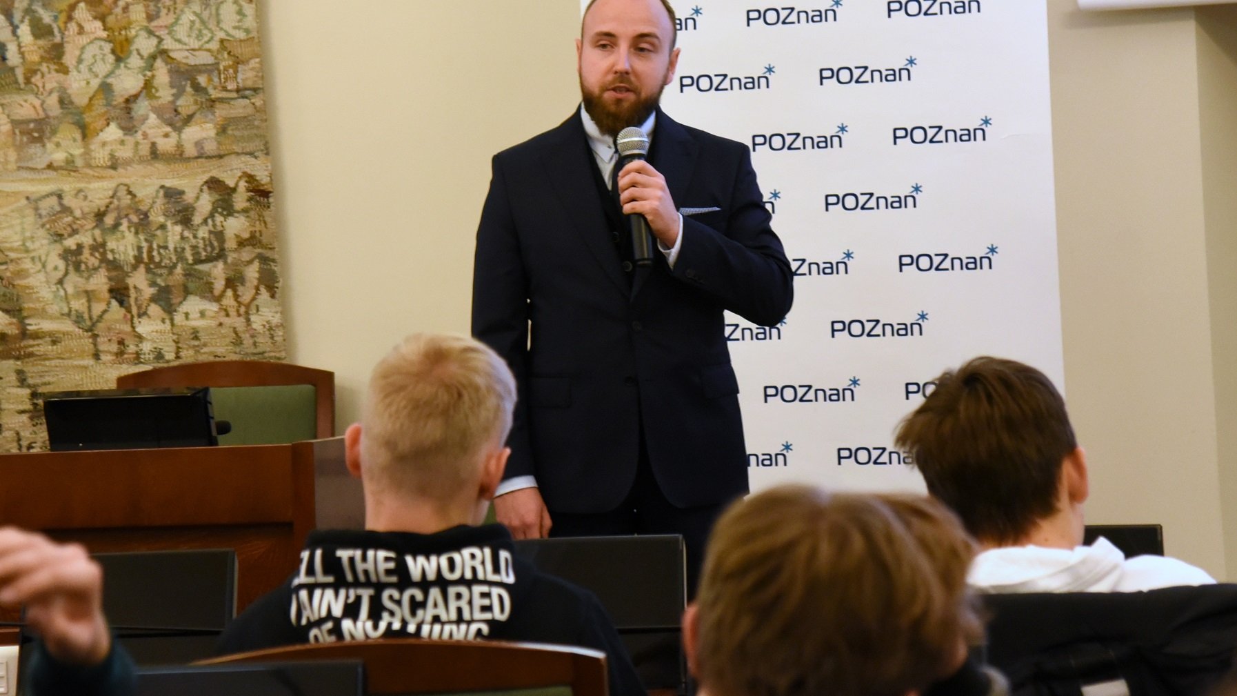 Podczas spotkania informacyjno-edukacyjnego każdy mógł zobaczyć drona do pomiarów jakości powietrza oraz dowiedzieć się więcej na temat szkodliwości spalania odpadów