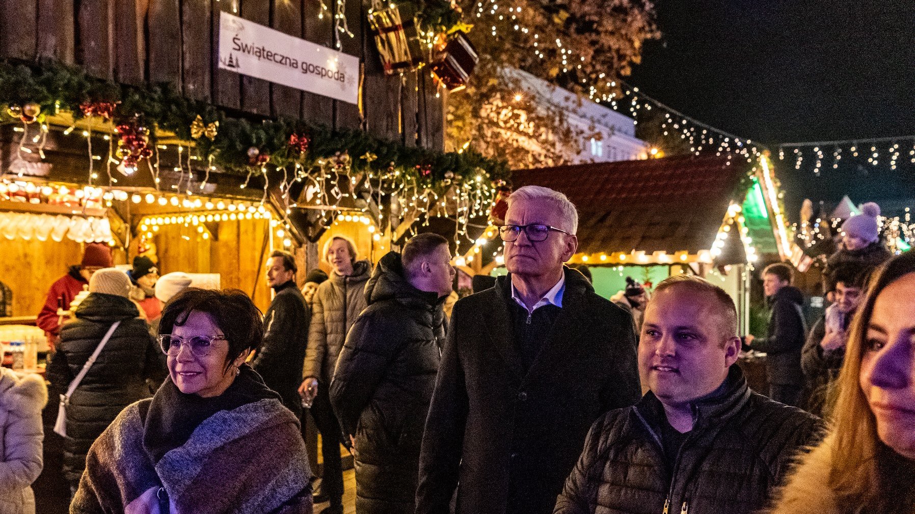 Galeria zdjęć przedstawia otwarcie Betlejem Poznańskiego na pl. Wolności.