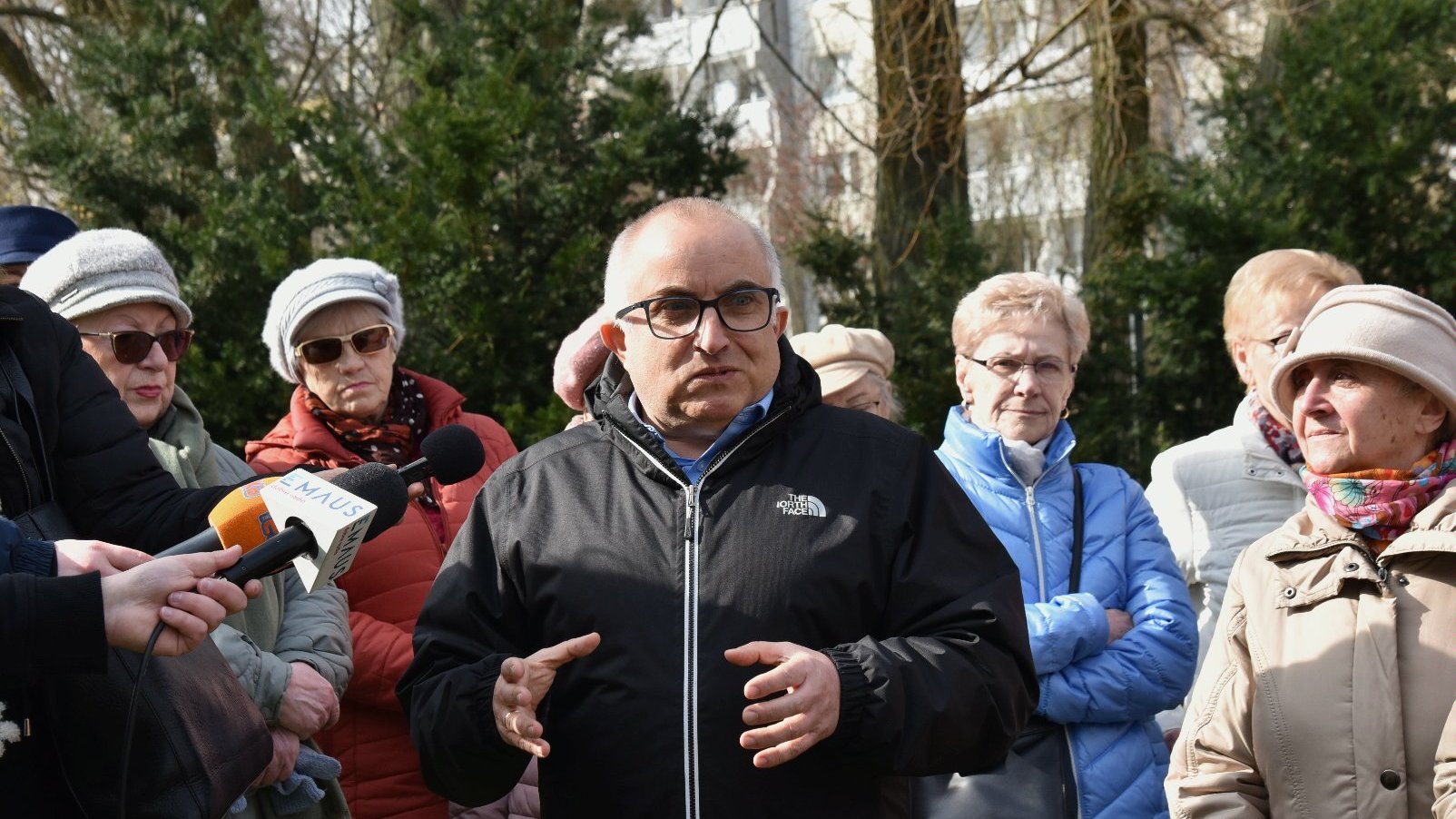 Zdjęcie przedstawia uczestników konferencji.