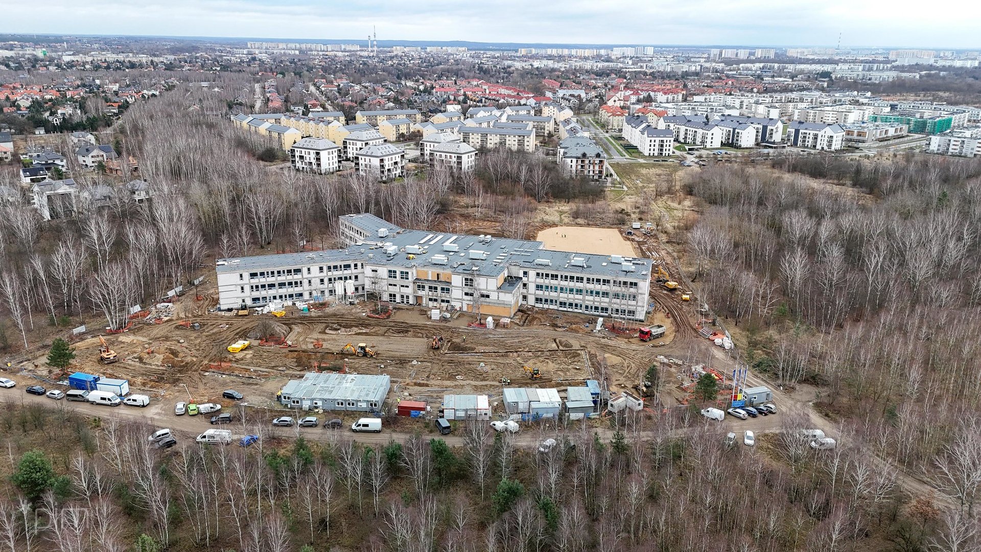 Galeria zdjęć z budowy szkoły na Strzeszynie - grafika artykułu