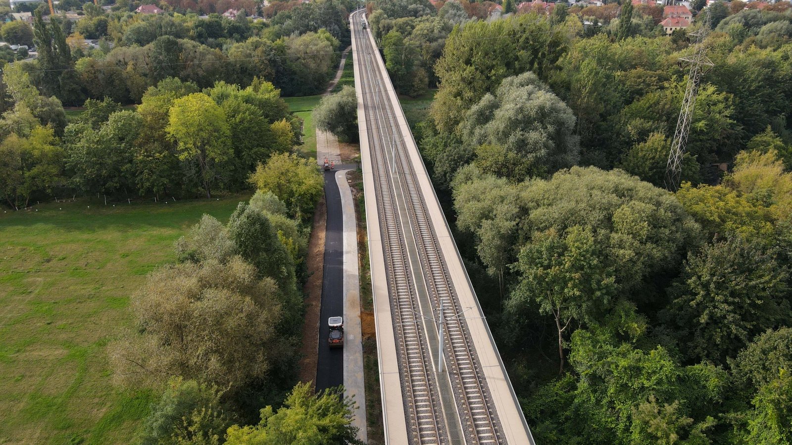 Galeria zdjęć z budowy drogi rowerowej wzdłuż trasy PST