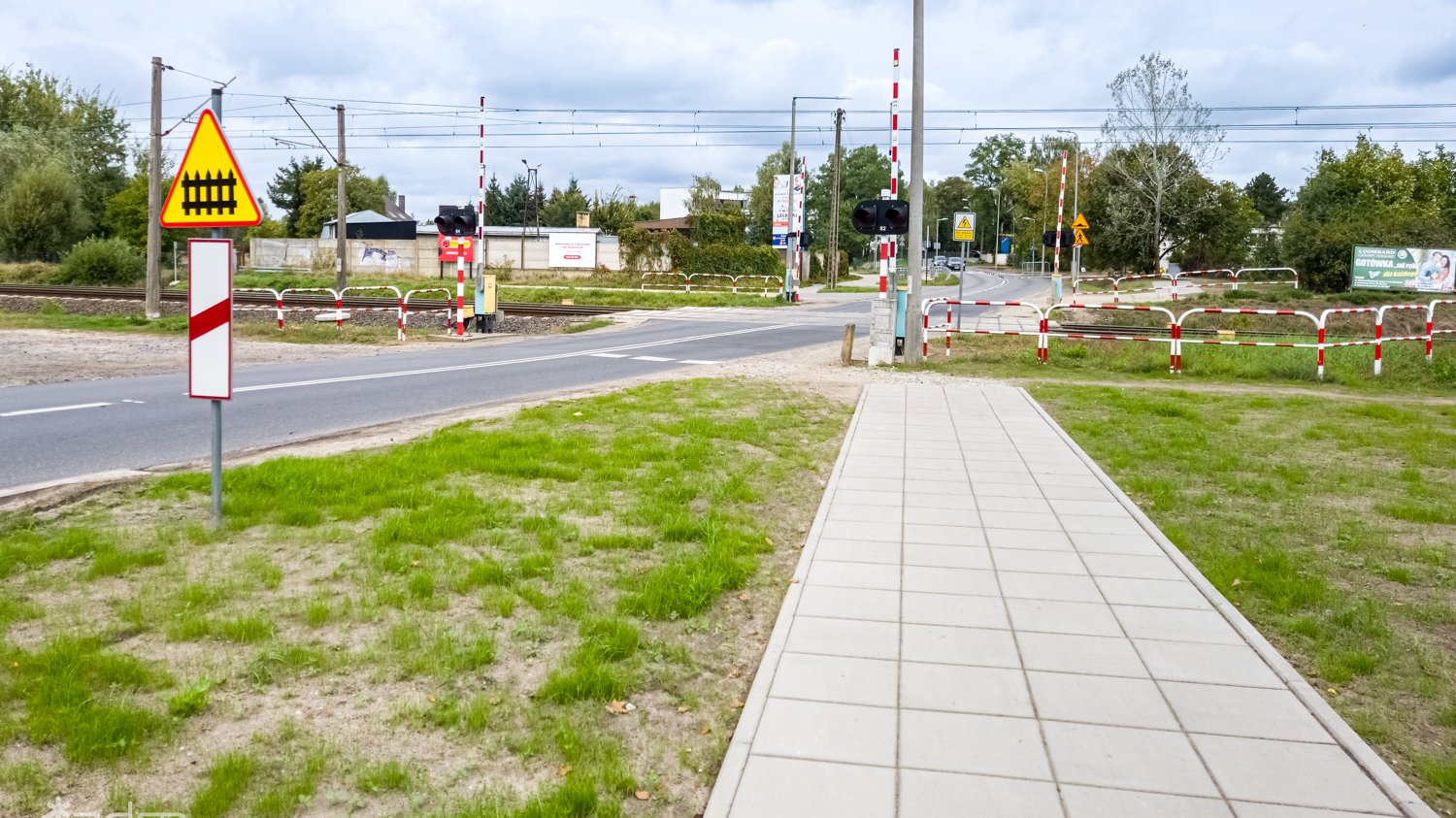 Galeria zdjęć z odnowionych okolic przejazdu kolejowego przy ul. Morasko