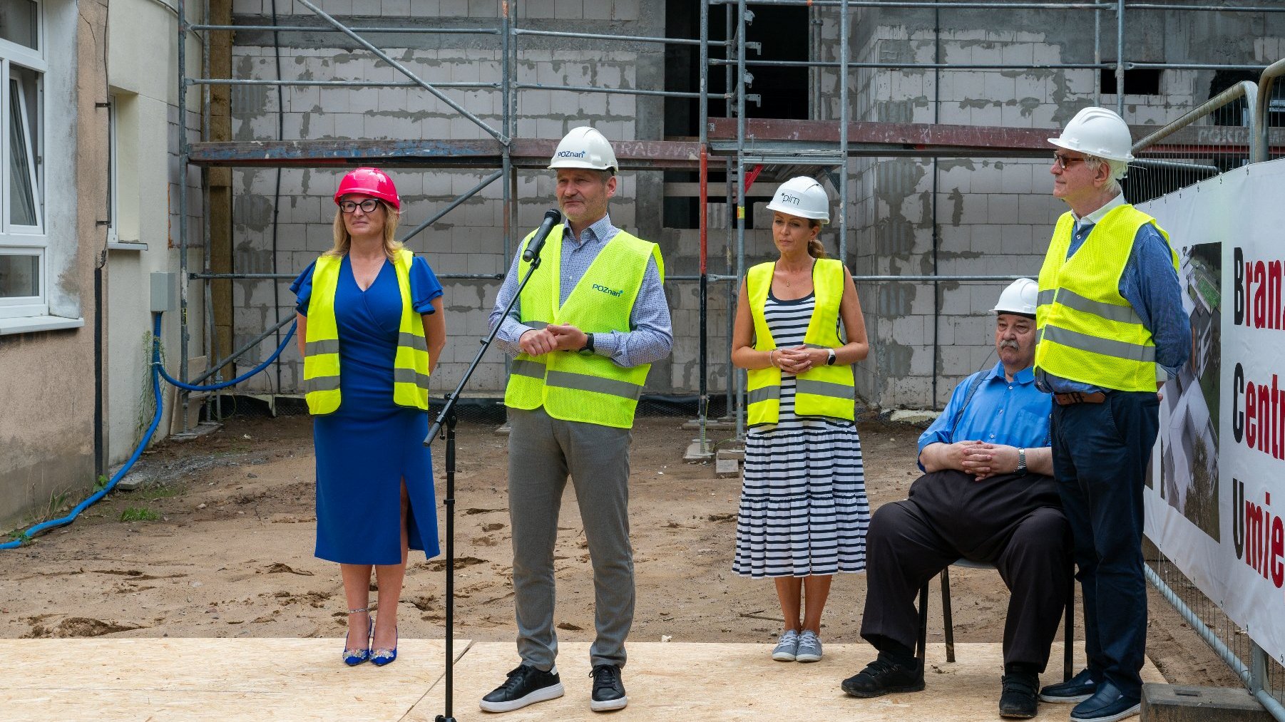 Galeria z briefiengu na budowie Branżowego Centrum Umiejętności w dziedzinie piekarstwa