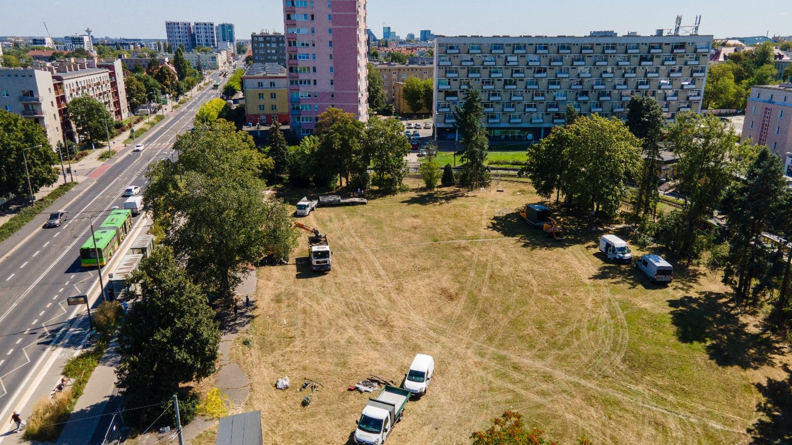 Galeria zdjęć pętli na Ogrodach, gdzie rozpoczęły się pracy przy budowie skweru