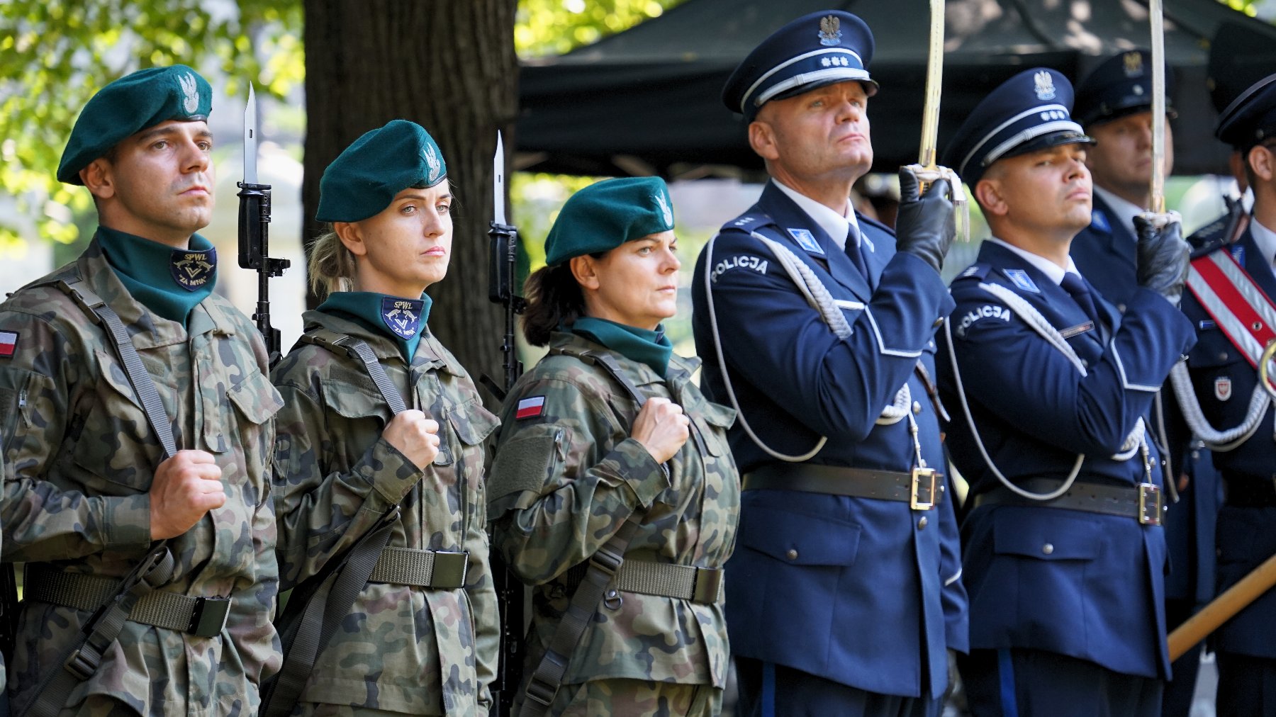 Na zdjęciu mundurowi podczas uroczystości