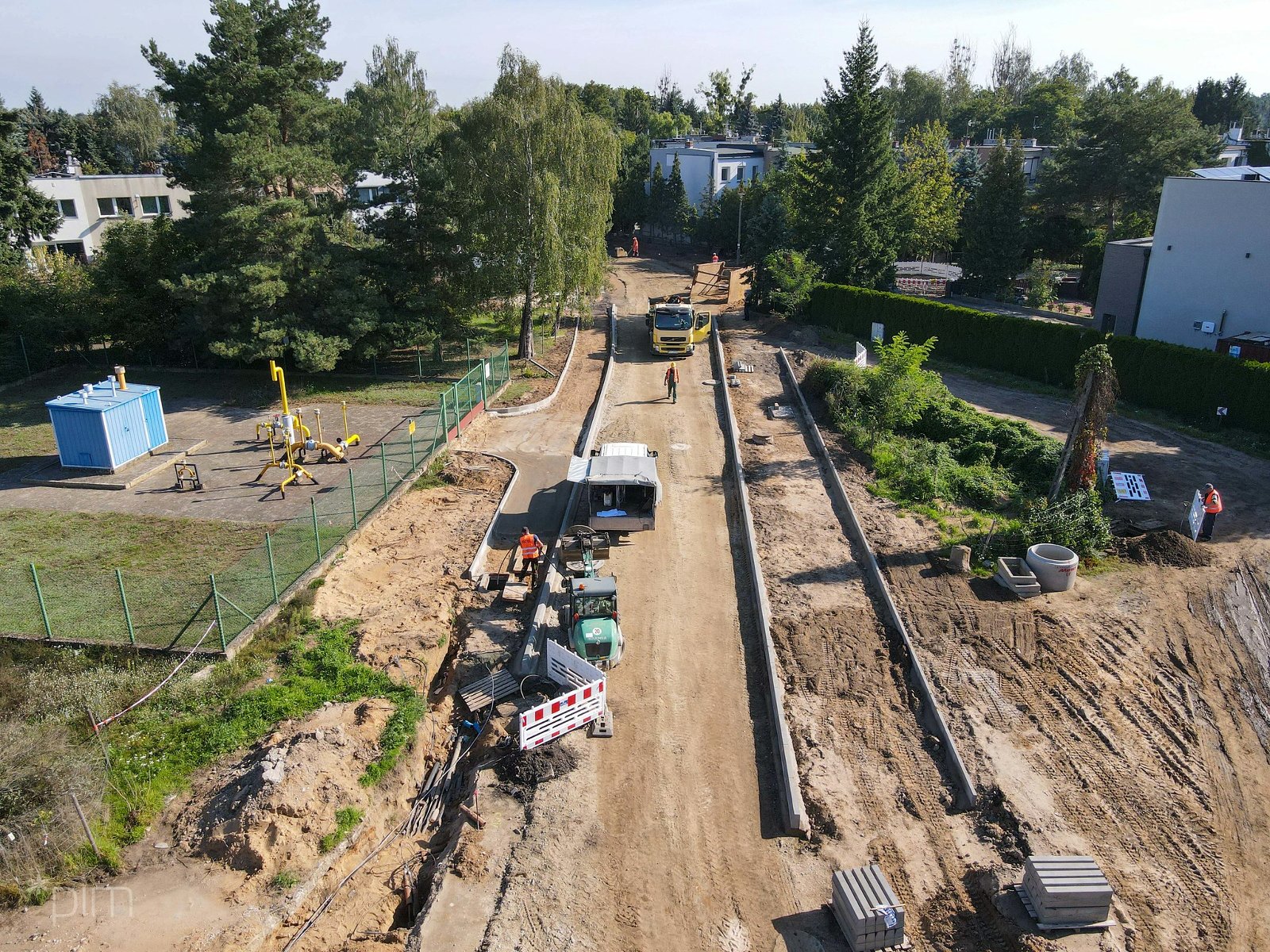 Na zdjęciu remont ulicy widziany z lotu ptaka - grafika artykułu