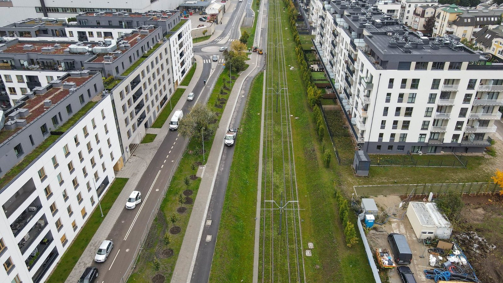 Na zdjęciu zielone torowisko widziane z lotu ptaka