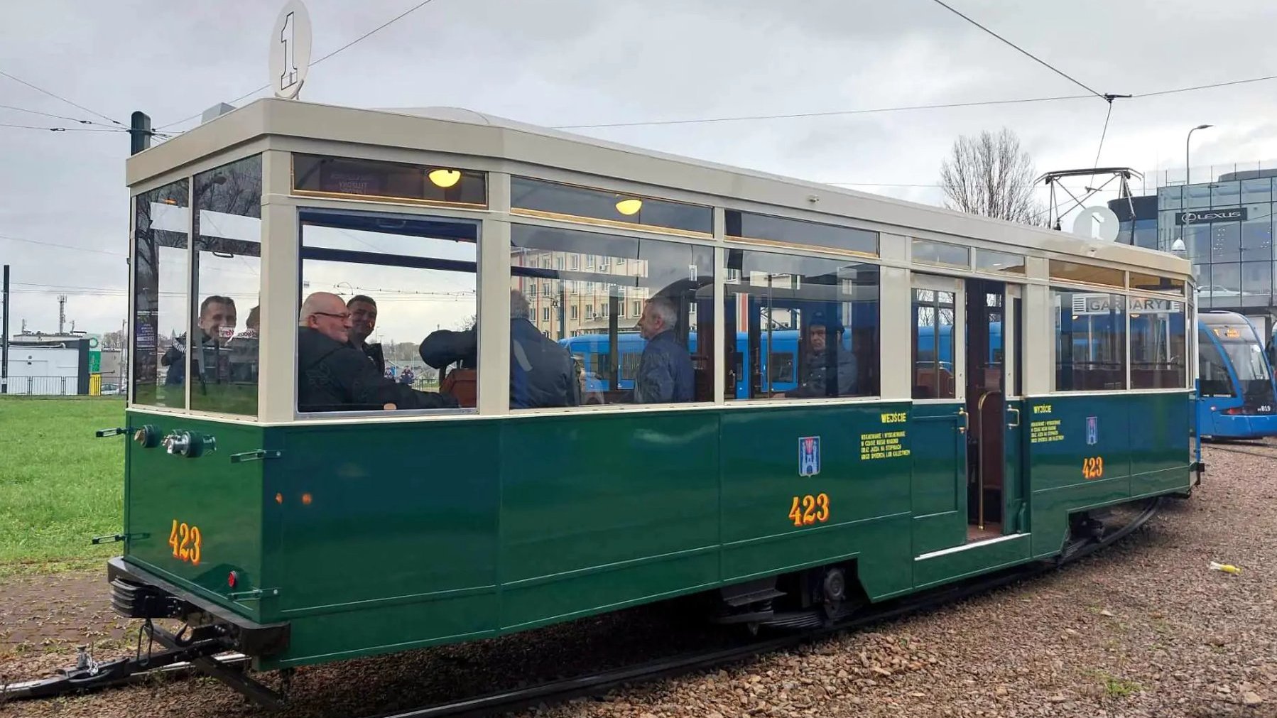 Odrestaurowany wagon zwany Dużym Szczeciniakiem