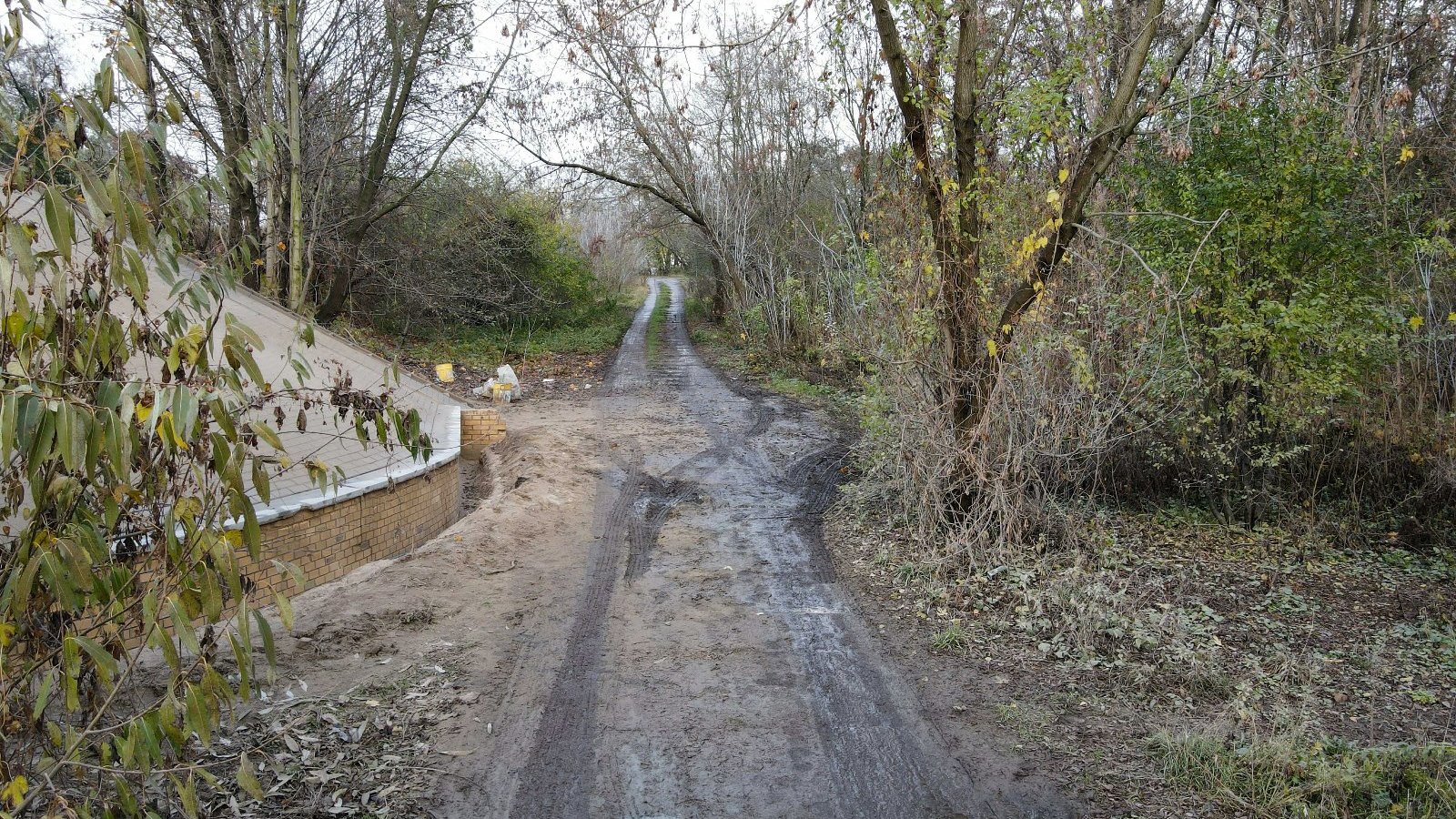 Miejsce gdzie powstanie droga rowerowa i chodnik