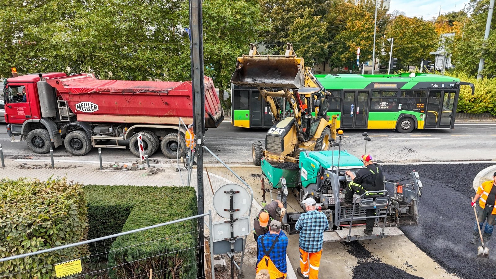 Galeria zdjęć budowanej drogi rowerowej w rejonie ulic Strzeleckiej i Królowej Jadwigi