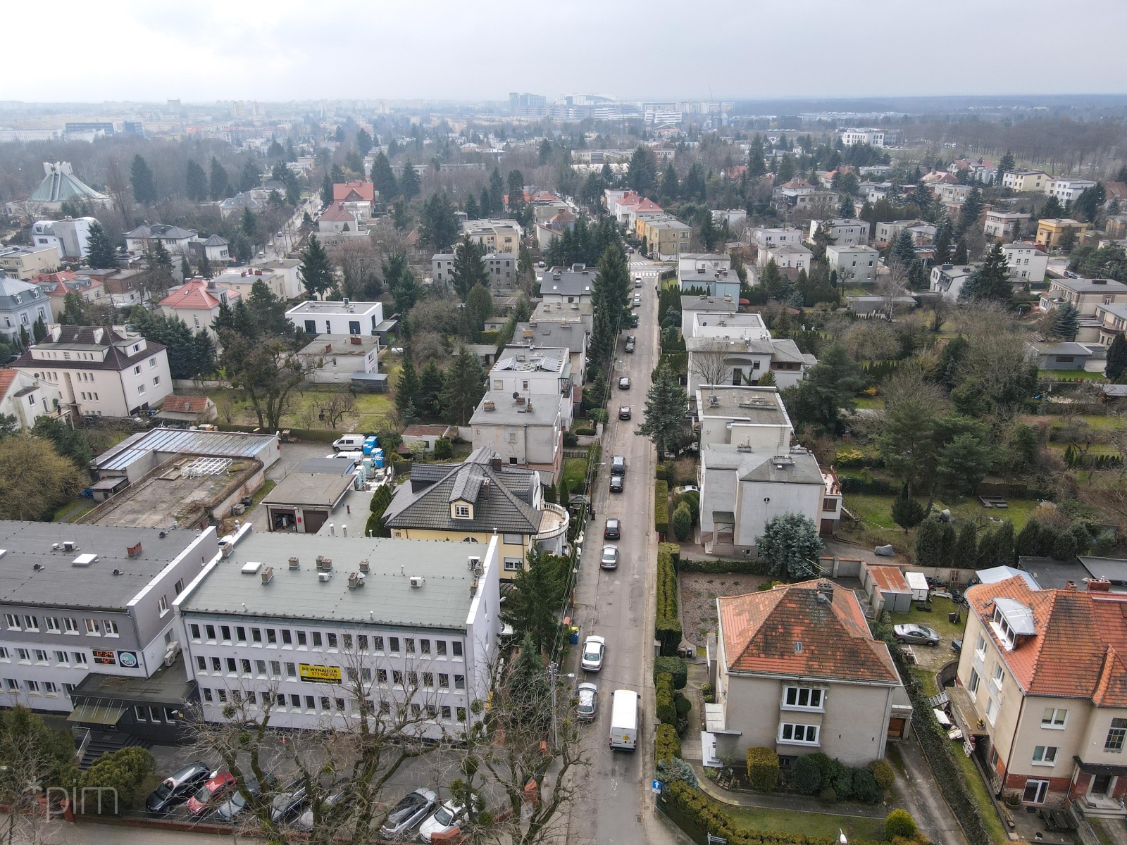 Widok z lotu ptaka na ul. Radosną i osiedle domków jednorodzinnych na Ogrodach - grafika artykułu