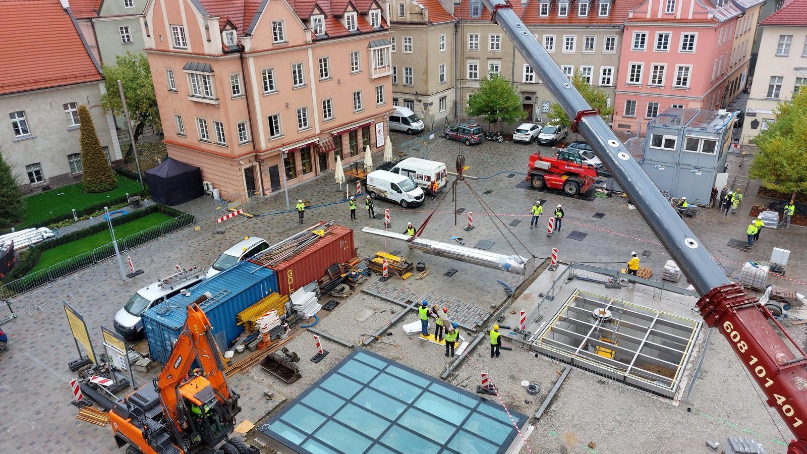 Zegar Historii stanął na placu Kolegiackim