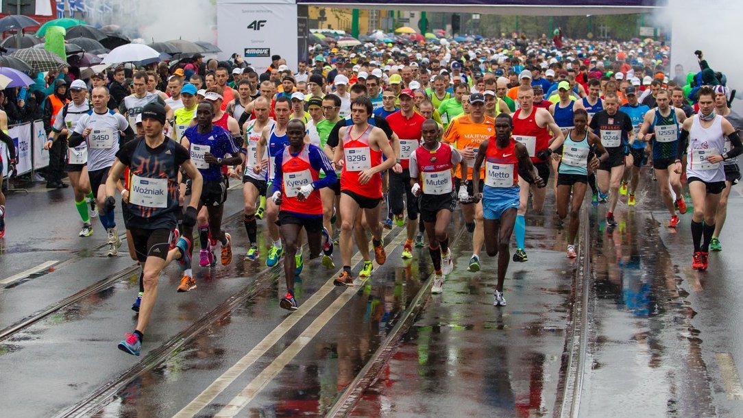 9.PKO Poznań Półmaraton. Fot. Jakub Kaczmarczyk, źródło: https://halfmarathon.poznan.pl/