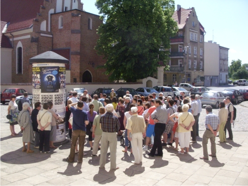 19 maja 2013 - Pierwsze zwiedzanie z cyklu przechadzek po Śródce kino, kawiarnia i spacer...