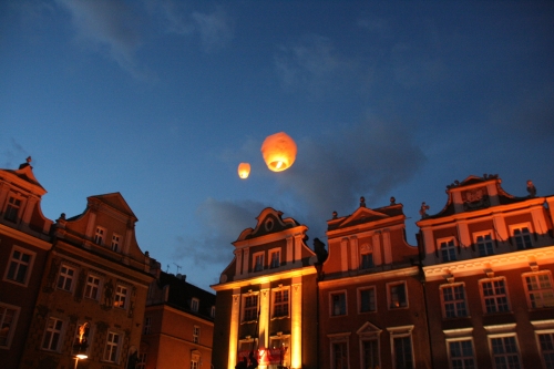 Latające lampiony, fot. Piotr Fabiański