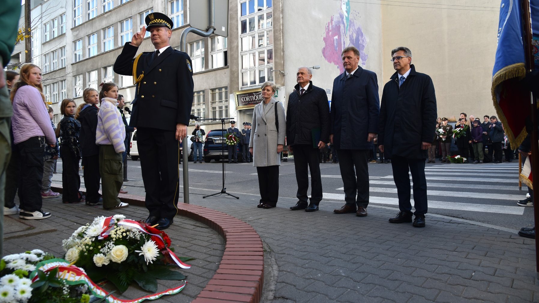 Galeria zdjęć z uroczystości pod tablicami Petera Mansfelda i Romka Strzałkowskiego