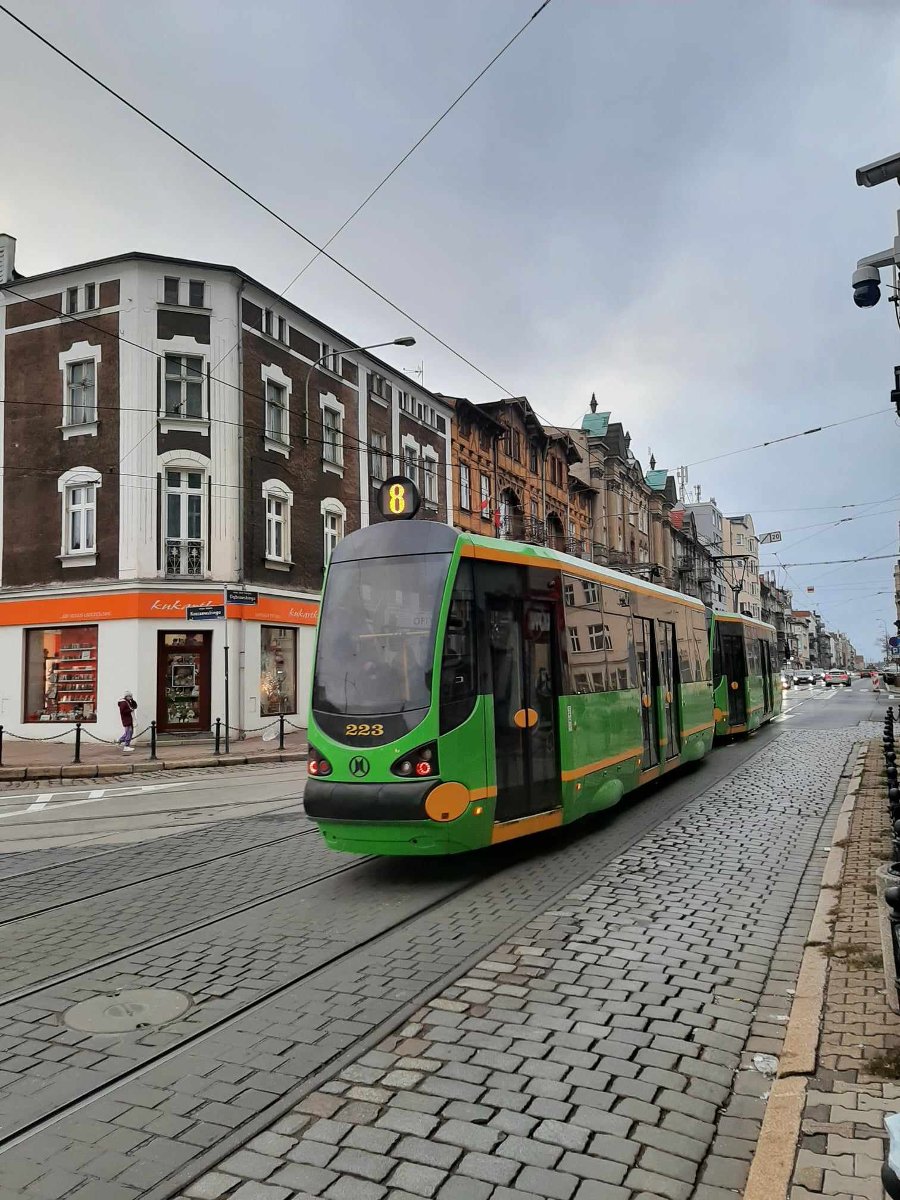 Tramwaj linii nr 8 - grafika artykułu