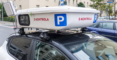 Specjalnie wyposażony samochód do e-kontroli strefy płatnego parkowania
