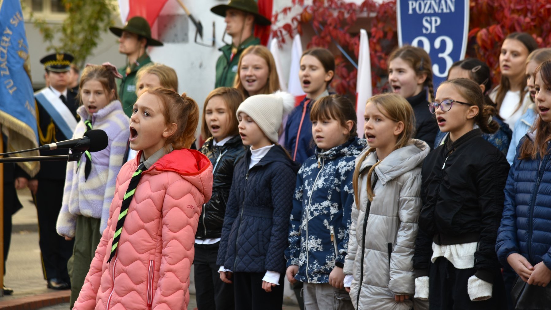 Galeria zdjęć z uroczystości pod tablicami Petera Mansfelda i Romka Strzałkowskiego