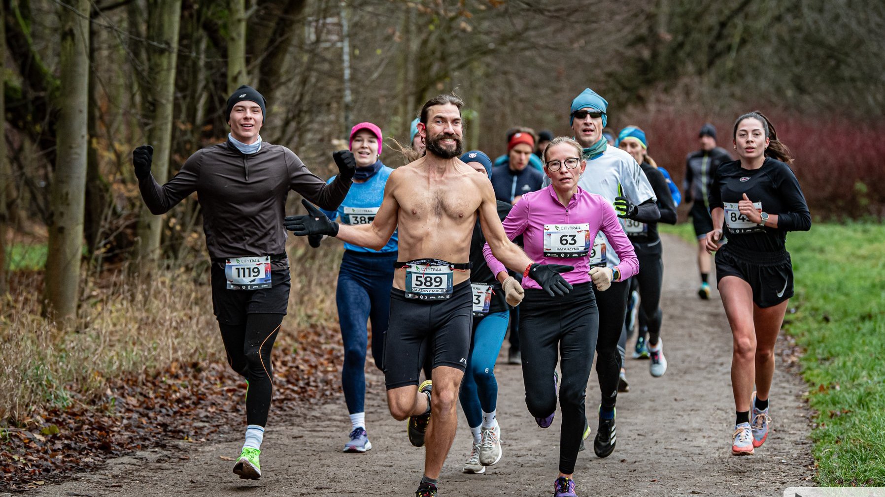 City Trail w Poznaniu, fot. Piotr Oleszak - zawodnicy w trakcie biegu