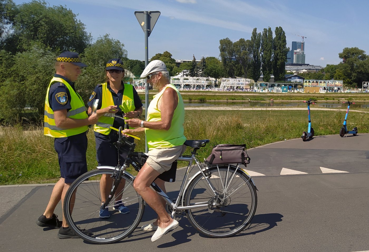 Droga dla pieszych i rowerów