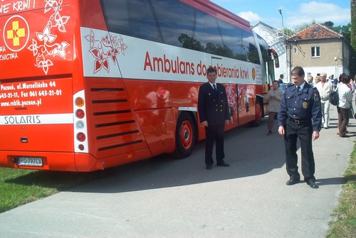 Strażnicy miejscy współorganizowanli zbiórkę krwi w czasie Majówki w Botaniku. - grafika artykułu