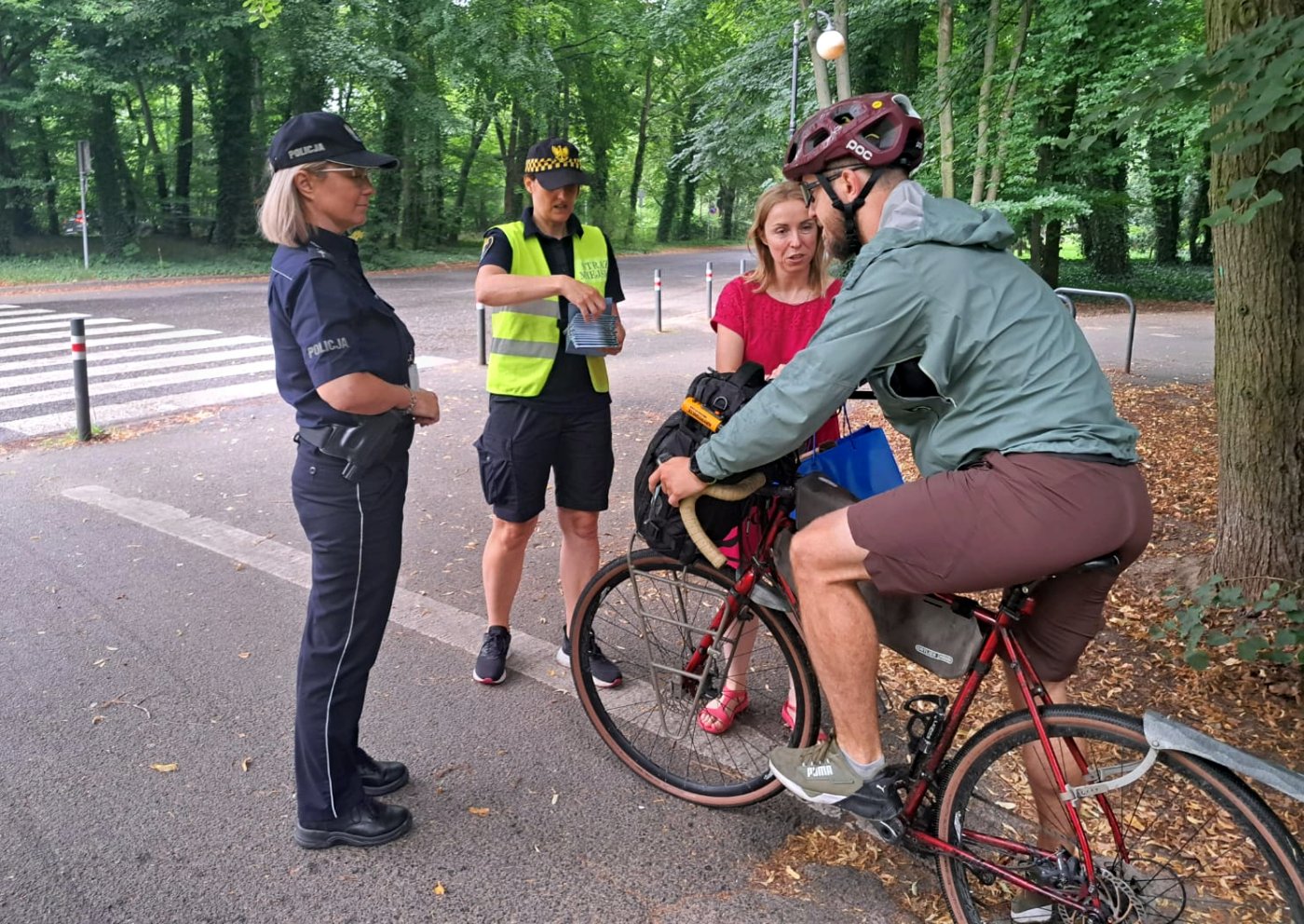 Widoczny, to bezpieczniejszy...