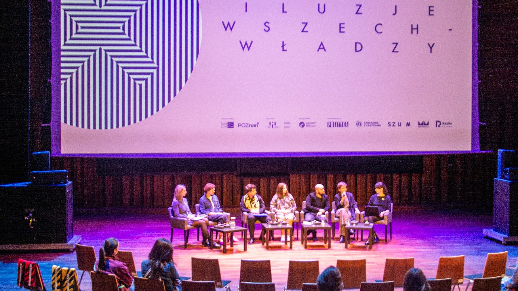 Zdjęcia z konferencji dotyczącej 28. Festiwal Filmów Dokumentalnych Off Cinema