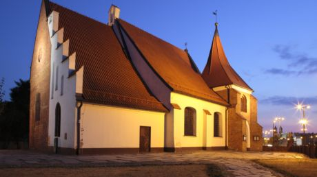 Kirche des hl. Johannes von Jerusalem hinter den Mauern