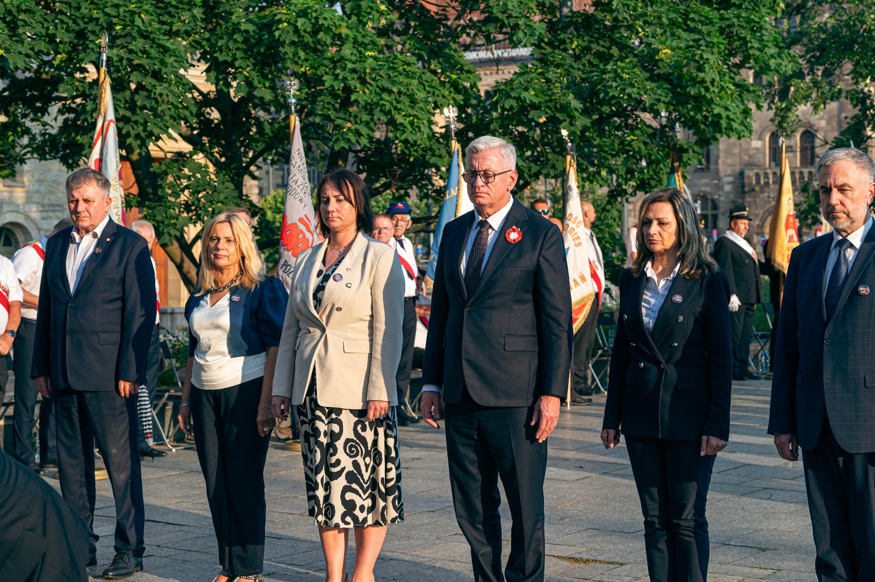 Na zdjęciu delegacja podczas składania kwiatów - grafika artykułu