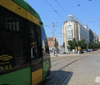 Tramwaj w centrum, przy Kupcu Poznańskim