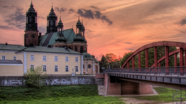 widok na Ostrów Tumski od strony Cybiny