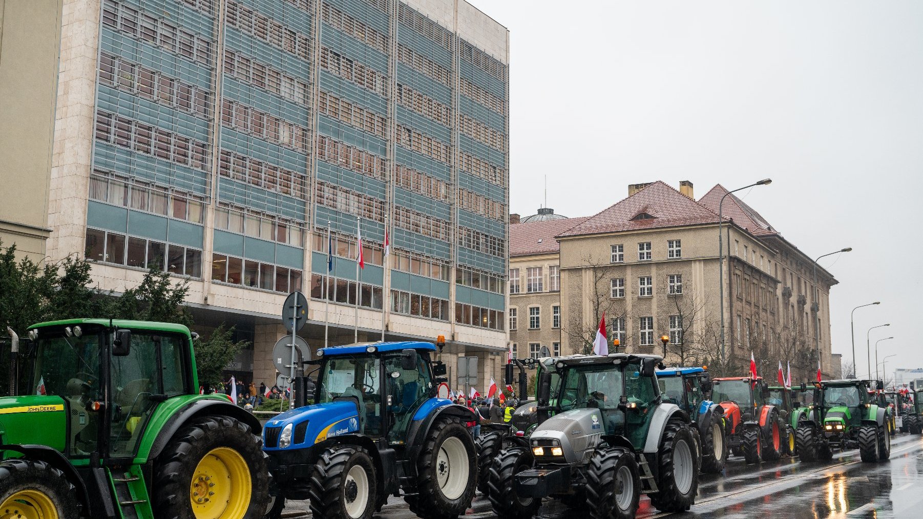 Zdjęcie z protestu na al. Niepodległości w lutym