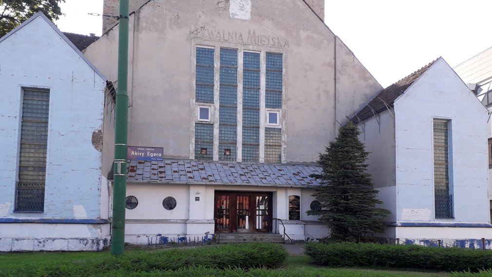 Skwer rabina Akivy Egera przed dawną synagogą, fot. Mateusz Malinowski