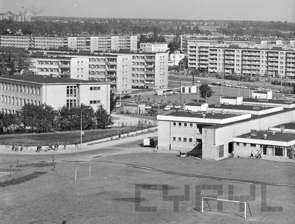 Osiedla Piastowskie i Jagiellońskie na Ratajach, 18.09.1974, fot. Stanisław Wiktor / cyryl.poznan.pl - grafika artykułu