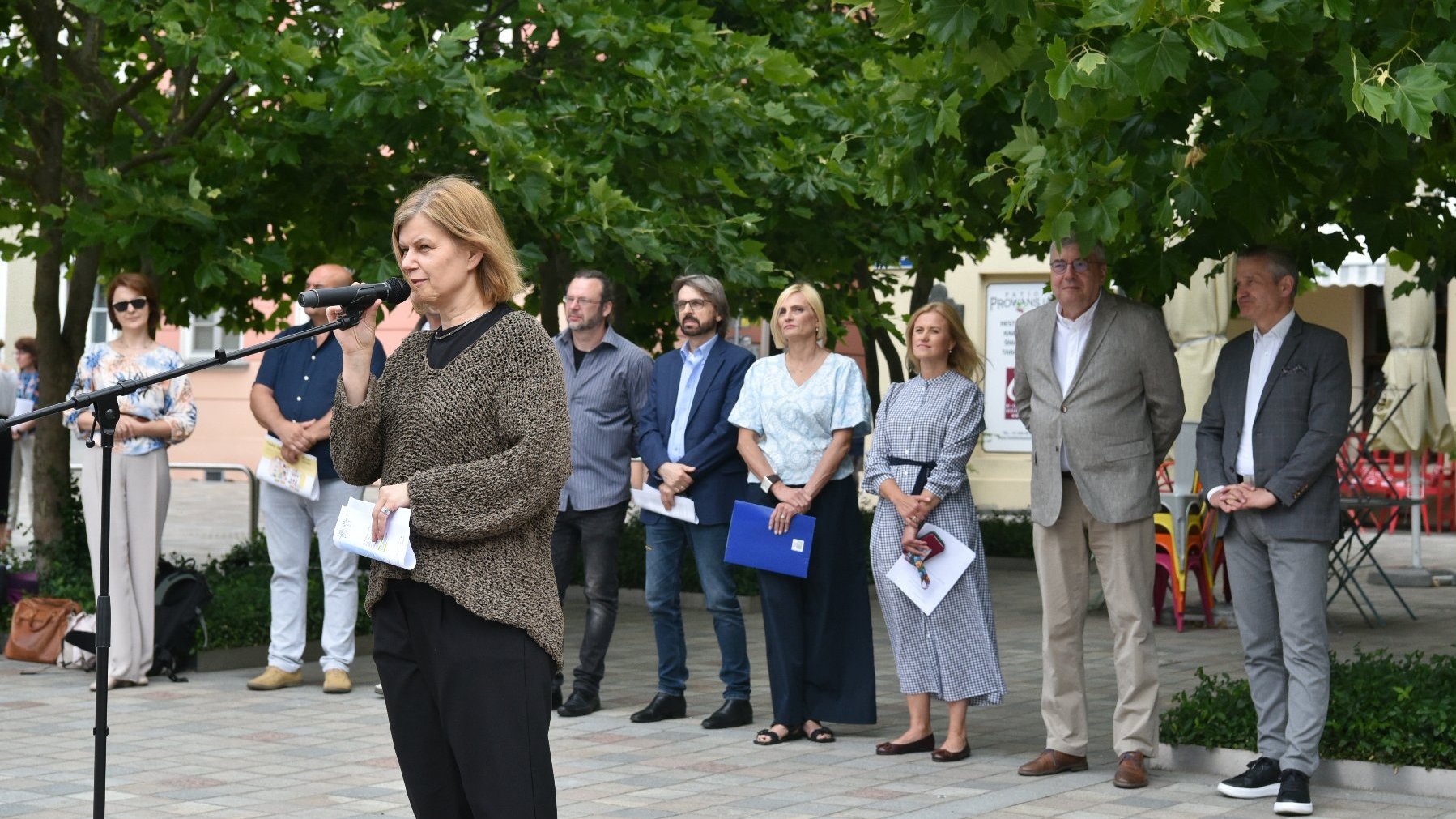 Zdjęcie przedstawia uczestników konferencji.