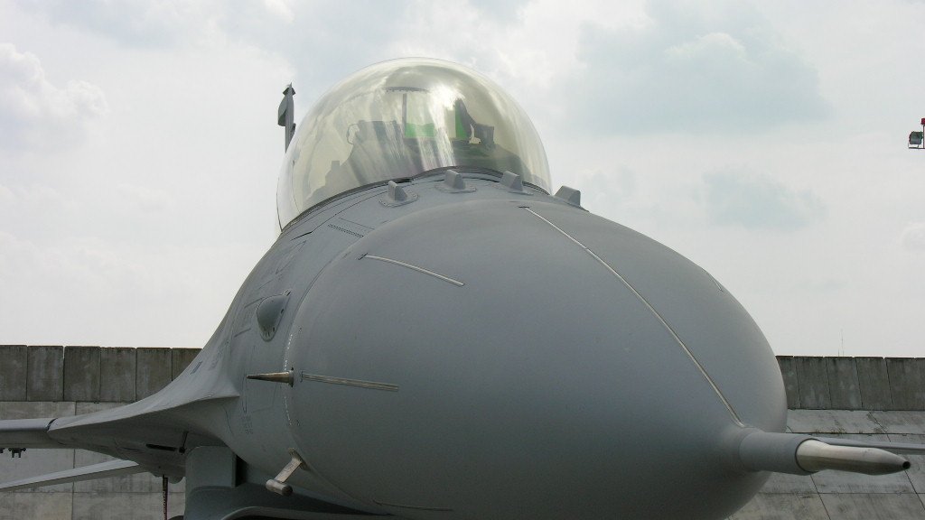 F 16 'en face'. Fot. W. Pelc, MIM