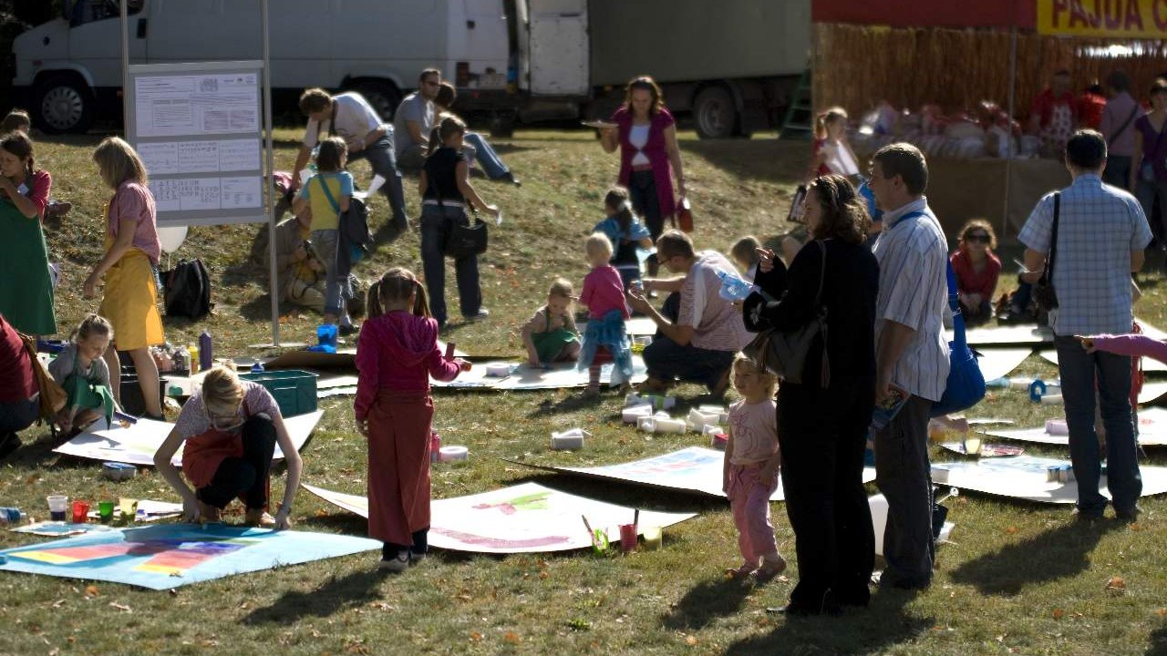 Piknik z Historią w Rogalinie_akcja plastyczna dla dzieci_2. fot. A. Nowak